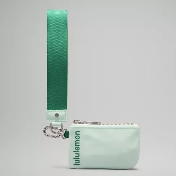 NWT Lululemon Athletica Dual Pouch Wristlet in Emerald Ice/Mint Moment - Picture 5 of 9